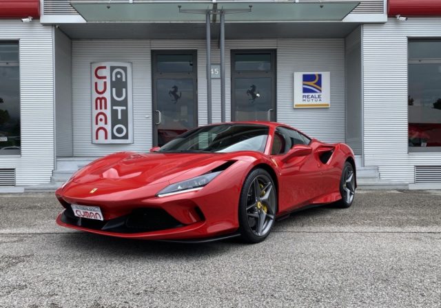 FERRARI F8 Tributo 