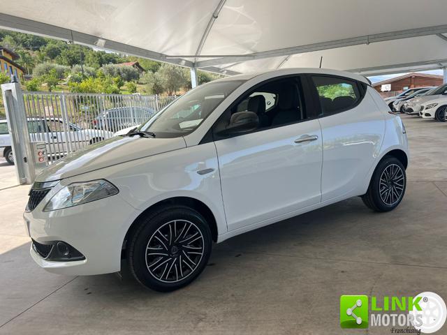 LANCIA Ypsilon 1.0 FireFly 5 porte S&S Hybrid Oro 