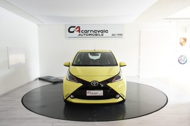 TOYOTA Aygo Giallo pastello