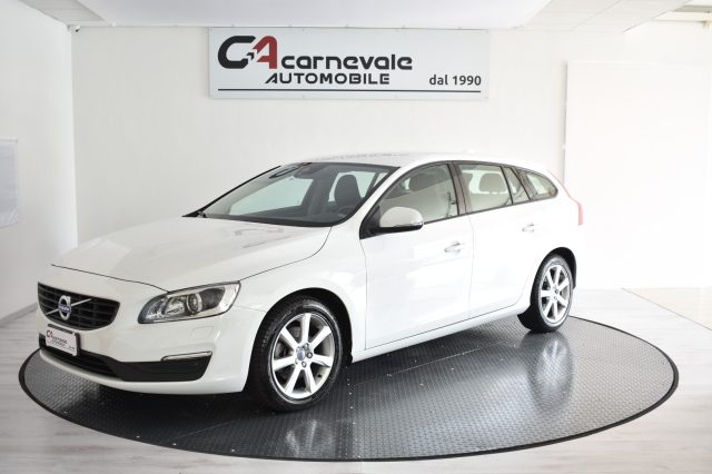 VOLVO V60 Bianco pastello