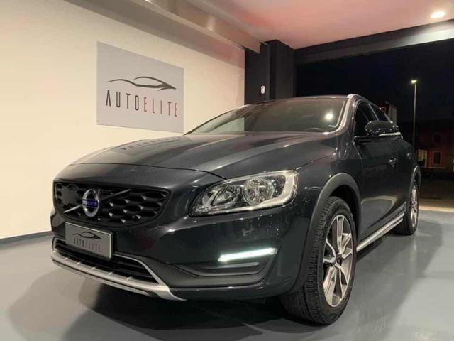 VOLVO V60 Cross Country D3 Geartronic Momentum 