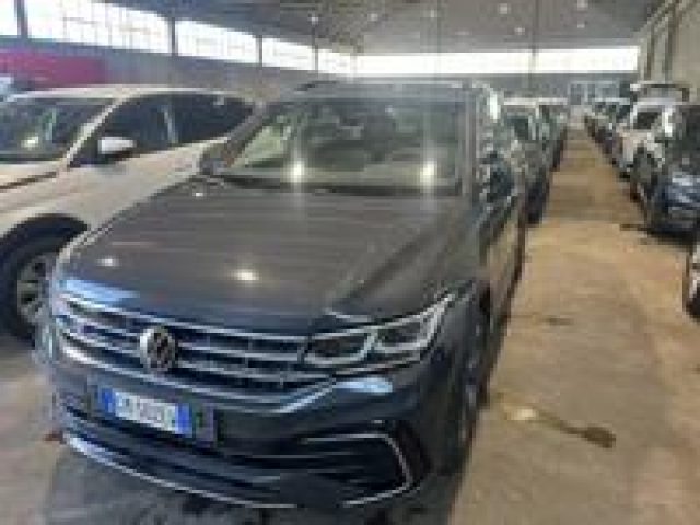 VOLKSWAGEN Tiguan 2.0 TDI 150 CV SCR DSG R-Line 