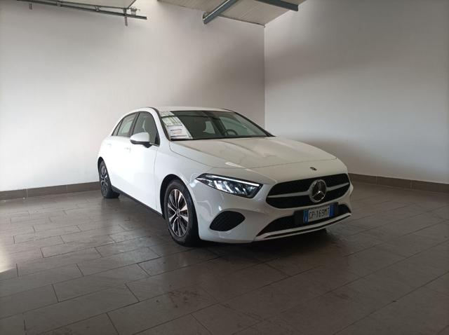 MERCEDES-BENZ A 180 d Automatic Advanced 