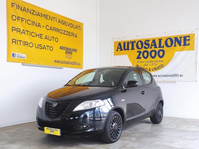 LANCIA Ypsilon 1.2 69 CV 5 porte Silver NEOPATENTATI 