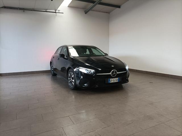 MERCEDES-BENZ A 180 d Automatic Advanced 