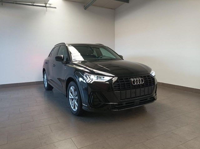 AUDI Q3 35 TFSI S tronic S line black  edition 