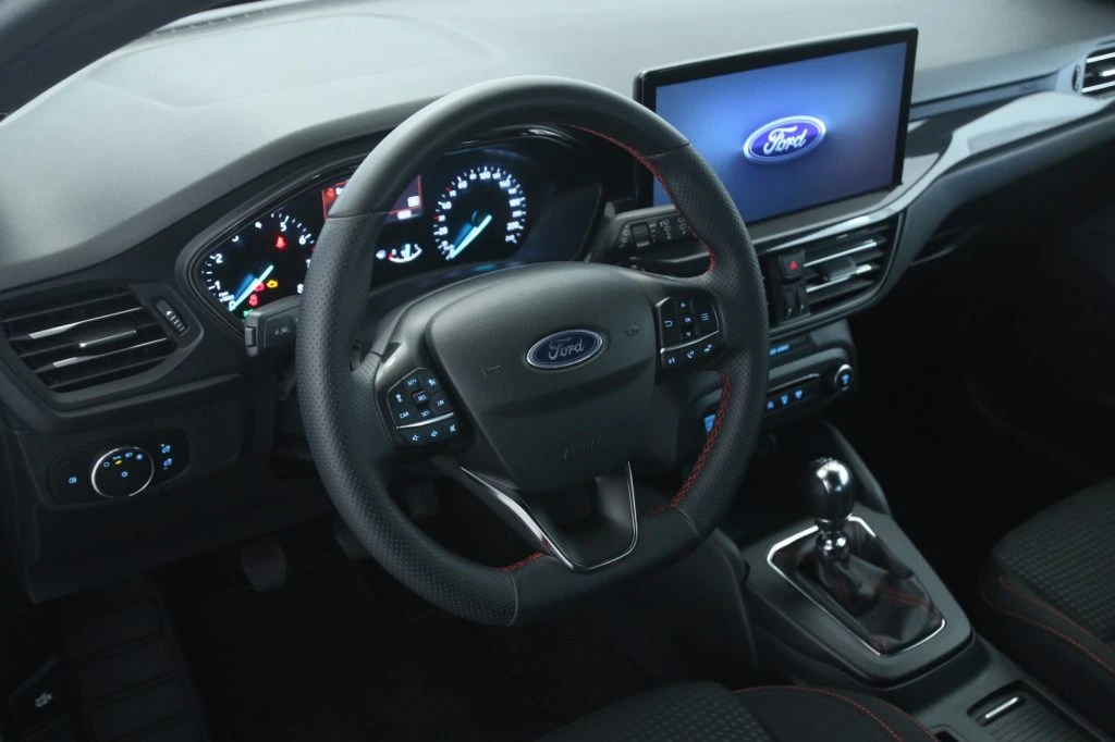 FORD Focus 1.0 EcoBoost Hybrid 125 CV SW ST-Line - 27