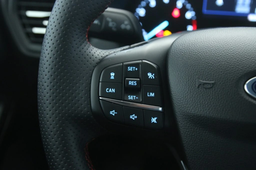 FORD Focus 1.0 EcoBoost Hybrid 125 CV SW ST-Line - 22