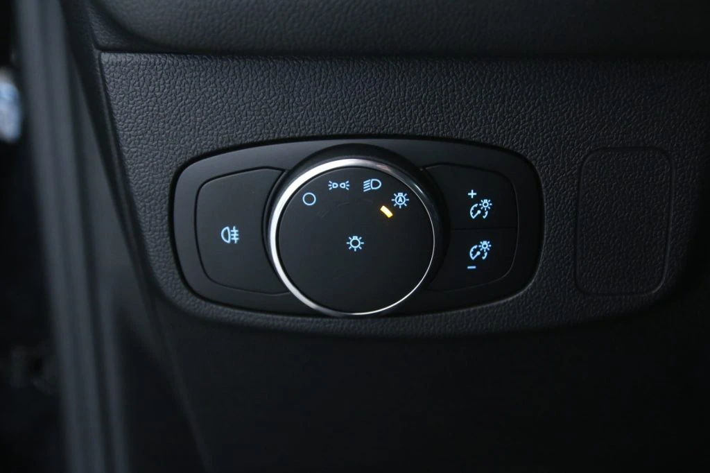 FORD Focus 1.0 EcoBoost Hybrid 125 CV SW ST-Line - 25