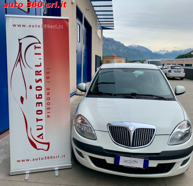 LANCIA Ypsilon Bianco pastello