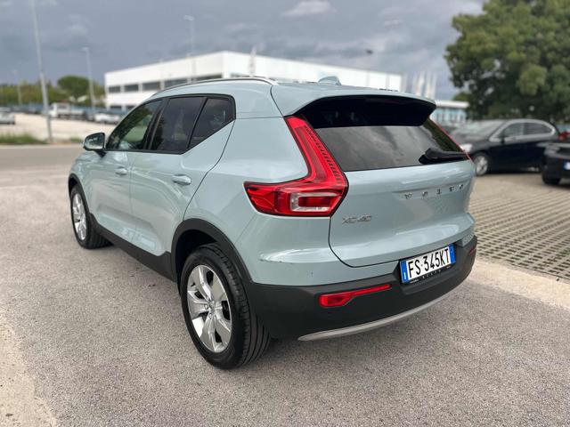 VOLVO XC40 D4 AWD Geartronic Momentum 