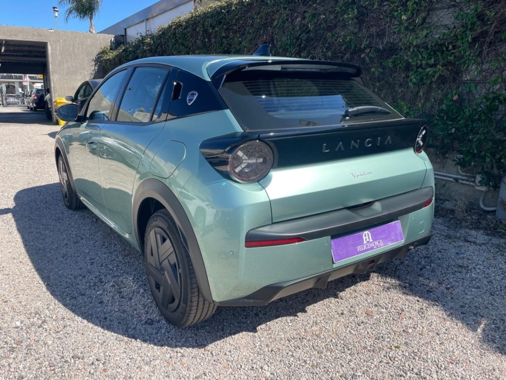LANCIA Ypsilon Hybrid e-DCT - 6