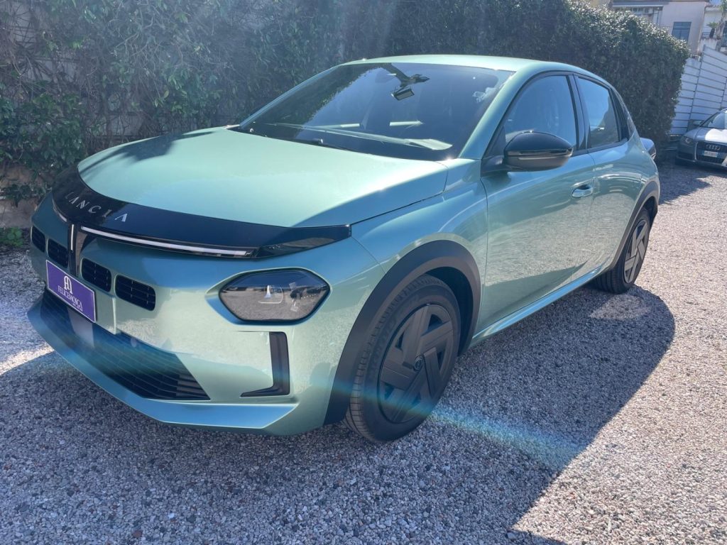 LANCIA Ypsilon Hybrid e-DCT - 3