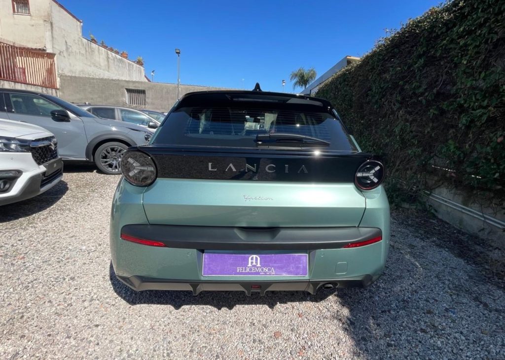 LANCIA Ypsilon Hybrid e-DCT - 10