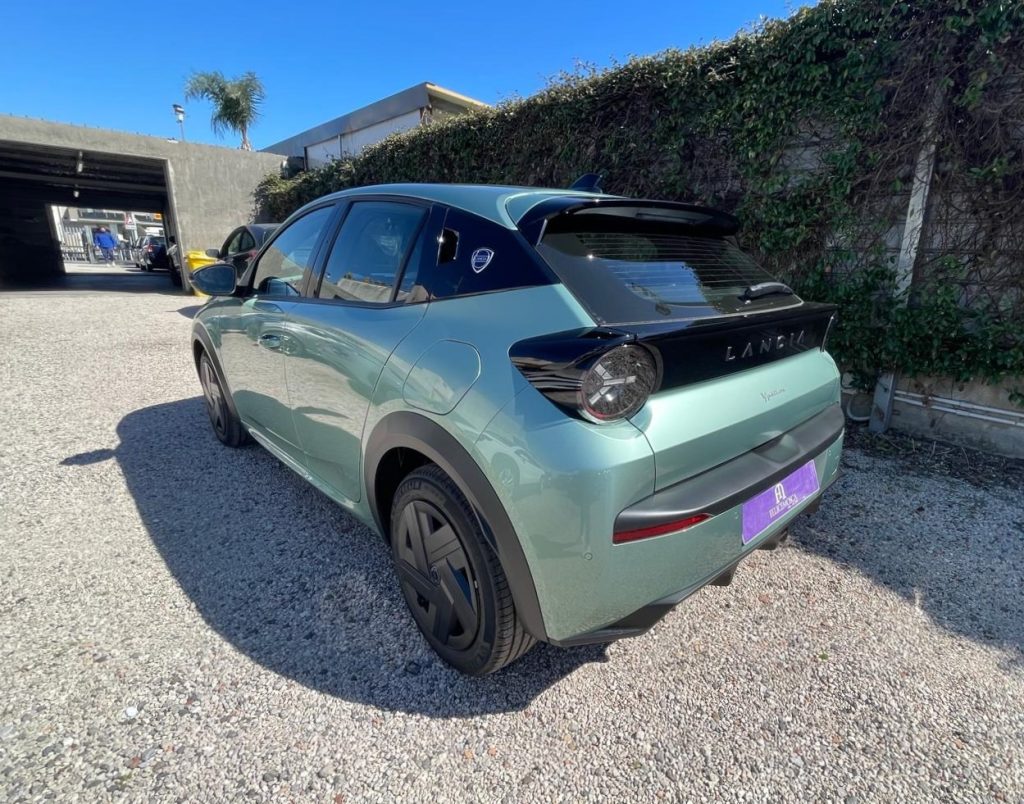 LANCIA Ypsilon Hybrid e-DCT - 12