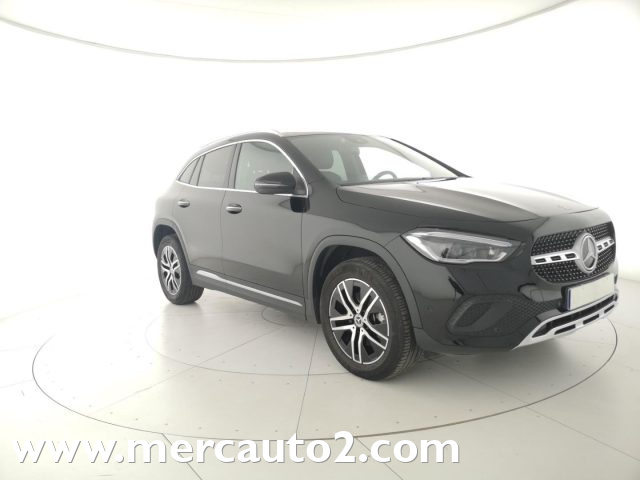 MERCEDES-BENZ GLA 200 Nero metallizzato