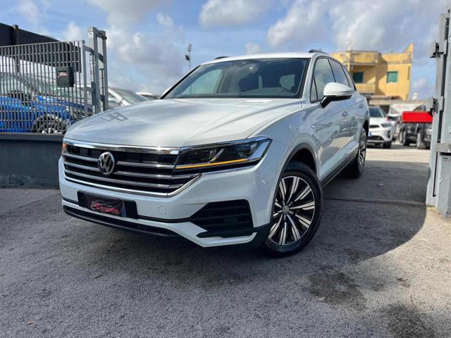 VOLKSWAGEN Touareg Bianco perlato