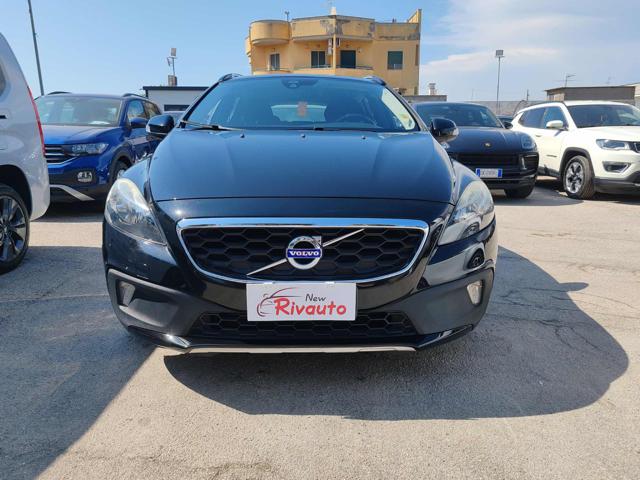 VOLVO V40 Cross Country D2 Momentum 