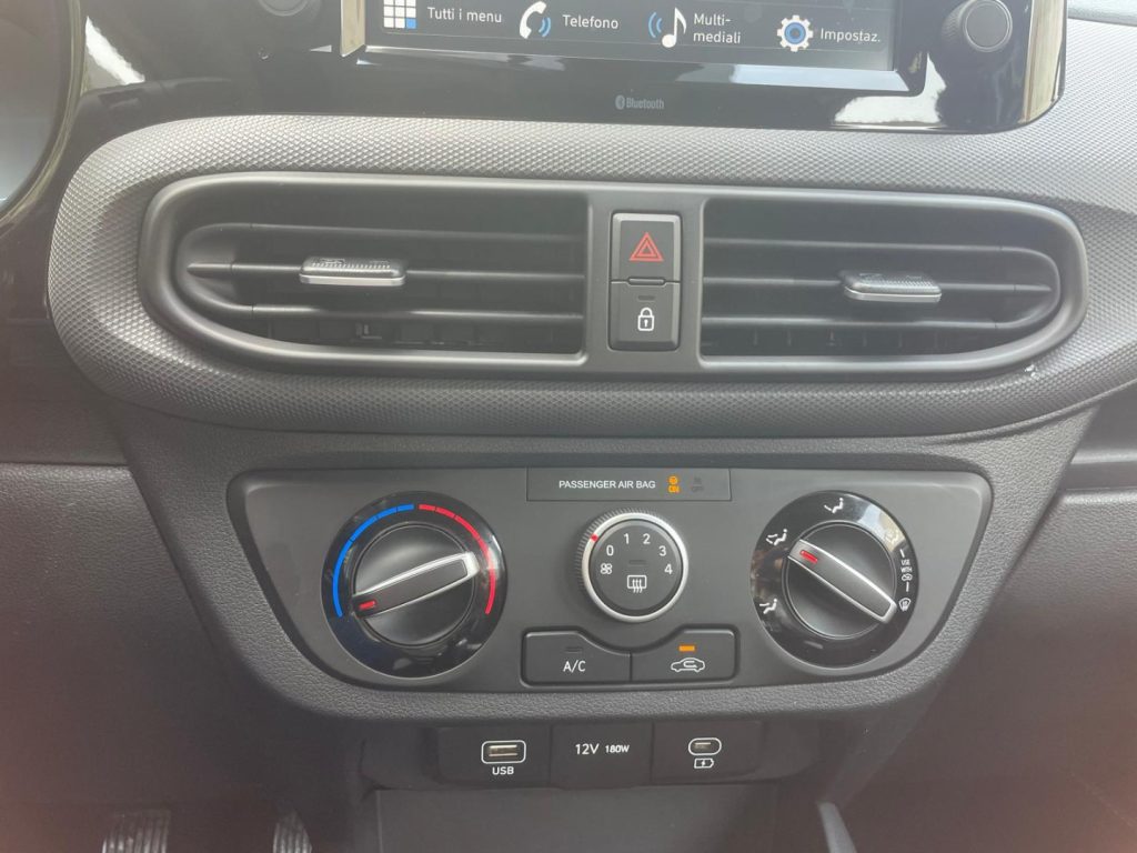 HYUNDAI i10 1.0 MPI Connectline - 21