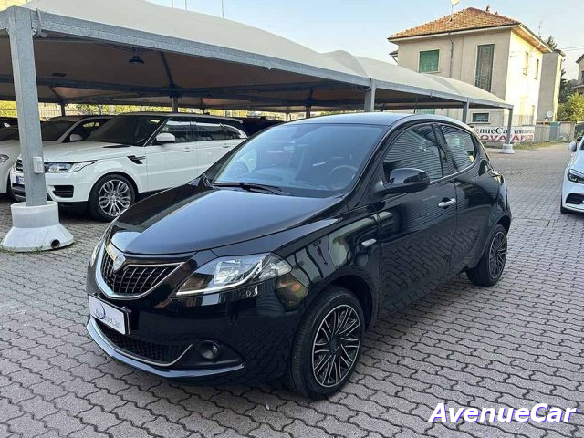 LANCIA Ypsilon hybrid Gold ADATTA A NEOPATENTATI PREZZO REALE 