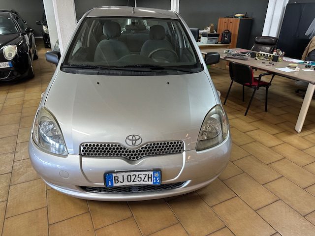 TOYOTA Yaris 1.0i 16V cat 5 porte 