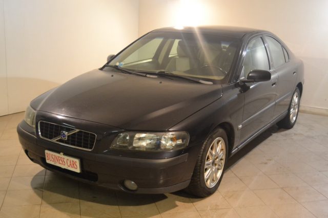 VOLVO S60 2.4 D5 20V cat Momentum 