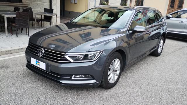 VOLKSWAGEN Passat Variant 2.0 TDI DSG Comfortline BlueMotion Technology 