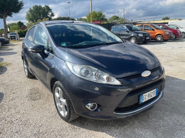 FORD Fiesta 1.4 5 porte Bz.- GPL Titanium 