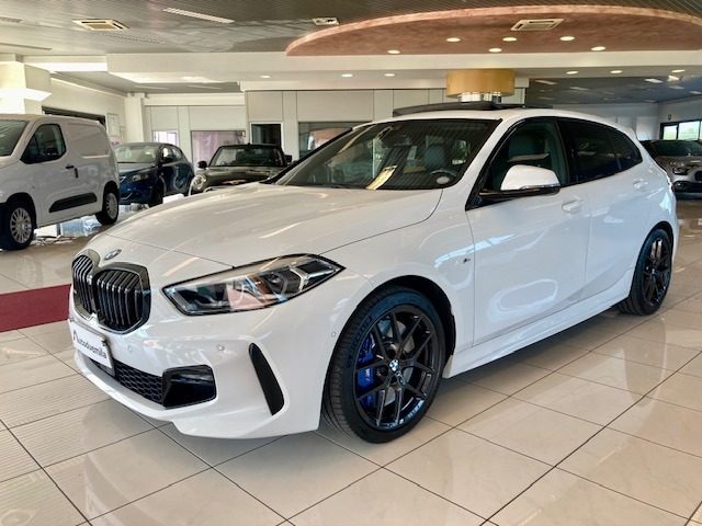 BMW 118 Bianco pastello