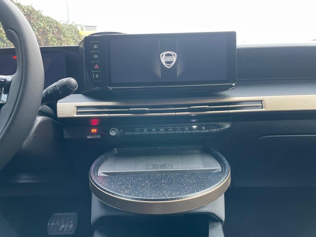 LANCIA Ypsilon Hybrid e-DCT LX - 9