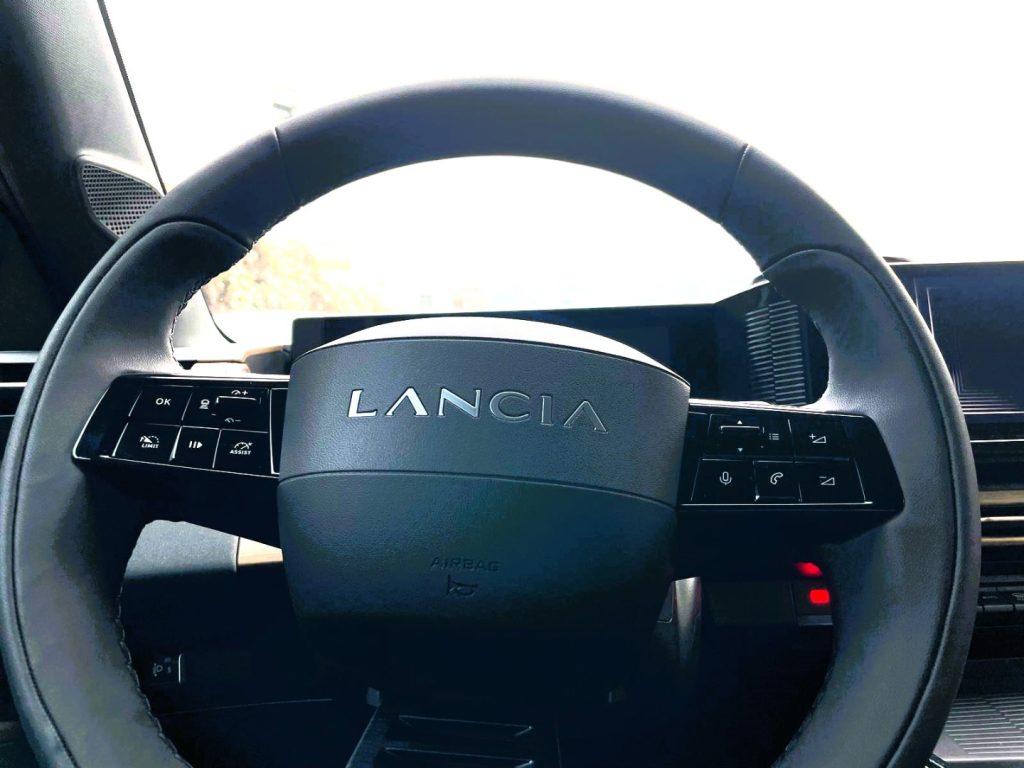 LANCIA Ypsilon Hybrid e-DCT LX - 10