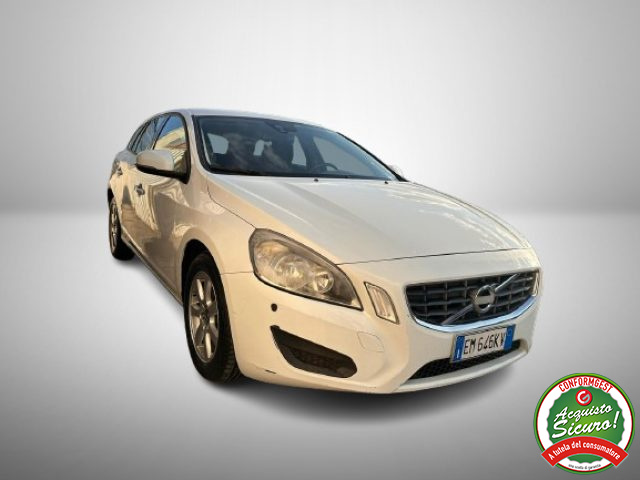 VOLVO V60 D2 1.6 Momentum 