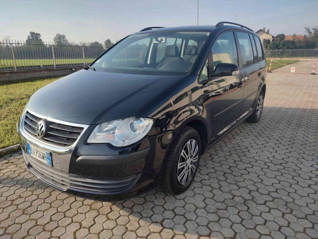 VOLKSWAGEN Touran 1.6 Conceptline 