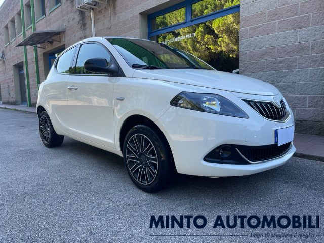 LANCIA Ypsilon 1.0 70CV HYBRID SENSORI PARCHEGGIO NAVIGAZIONE 