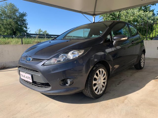 FORD Fiesta 1.2 3 porte Trend POCHI CHILOMETRI FARI FENDI 