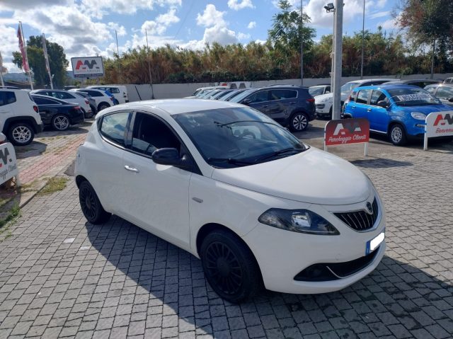 LANCIA Ypsilon 1.0 FireFly 5 porte S&S Hybrid Ecochic Silver 