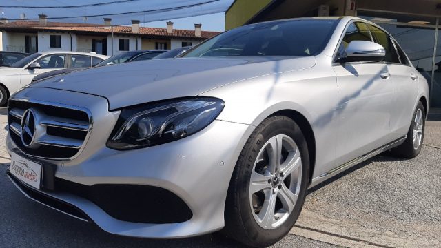 MERCEDES-BENZ E 220 d Auto Premium Sport N°FT461 