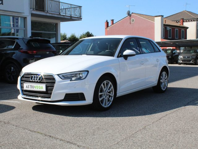 AUDI A3 Bianco pastello