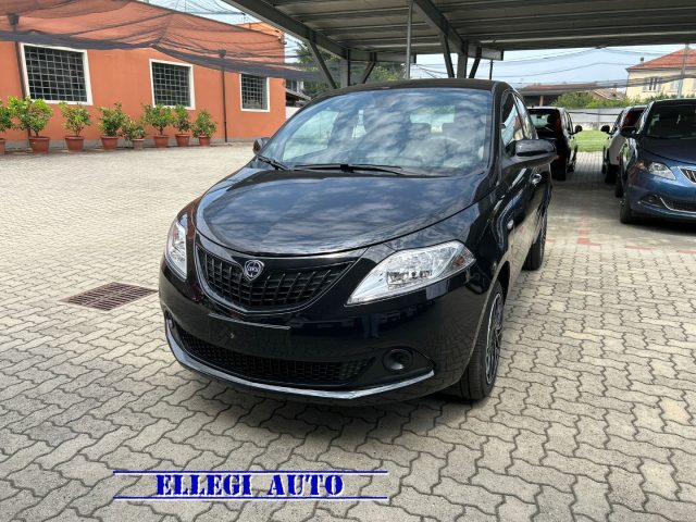 LANCIA Ypsilon Nero metallizzato