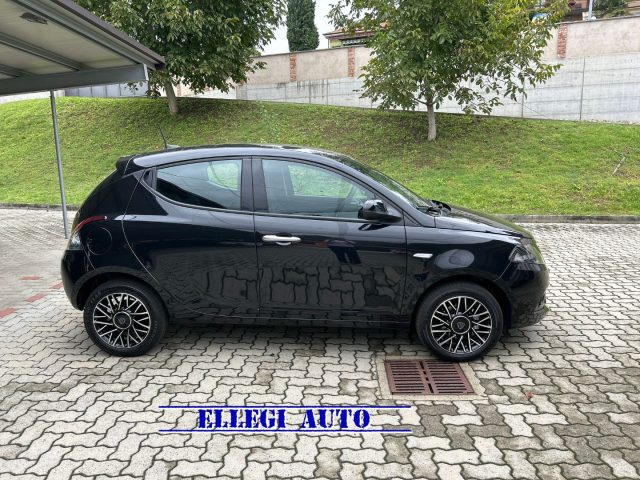 LANCIA Ypsilon Nero metallizzato