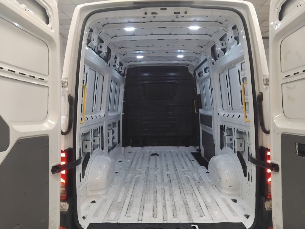 MAN TGE 2.0 TDI 3,5 T L1H2 FWD 6MT L.D. - 15