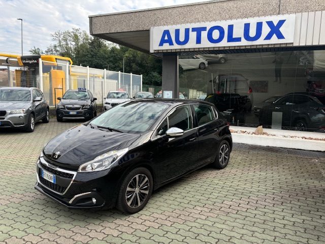 PEUGEOT 208 Allure 5Pt.+NAVI+RETROCAMERA 