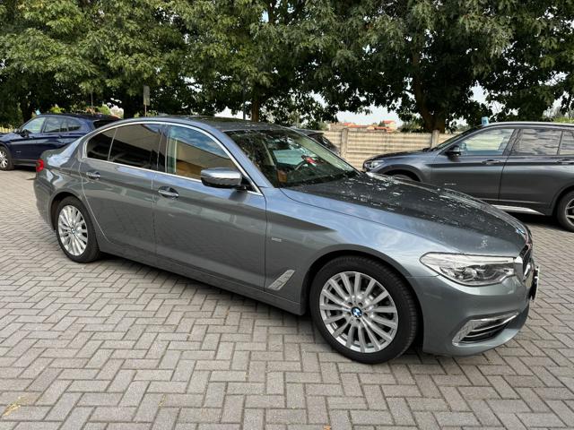 BMW 530 dA 249CV Luxury 