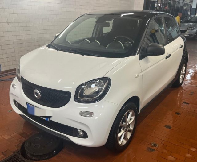 SMART ForFour Bianco pastello