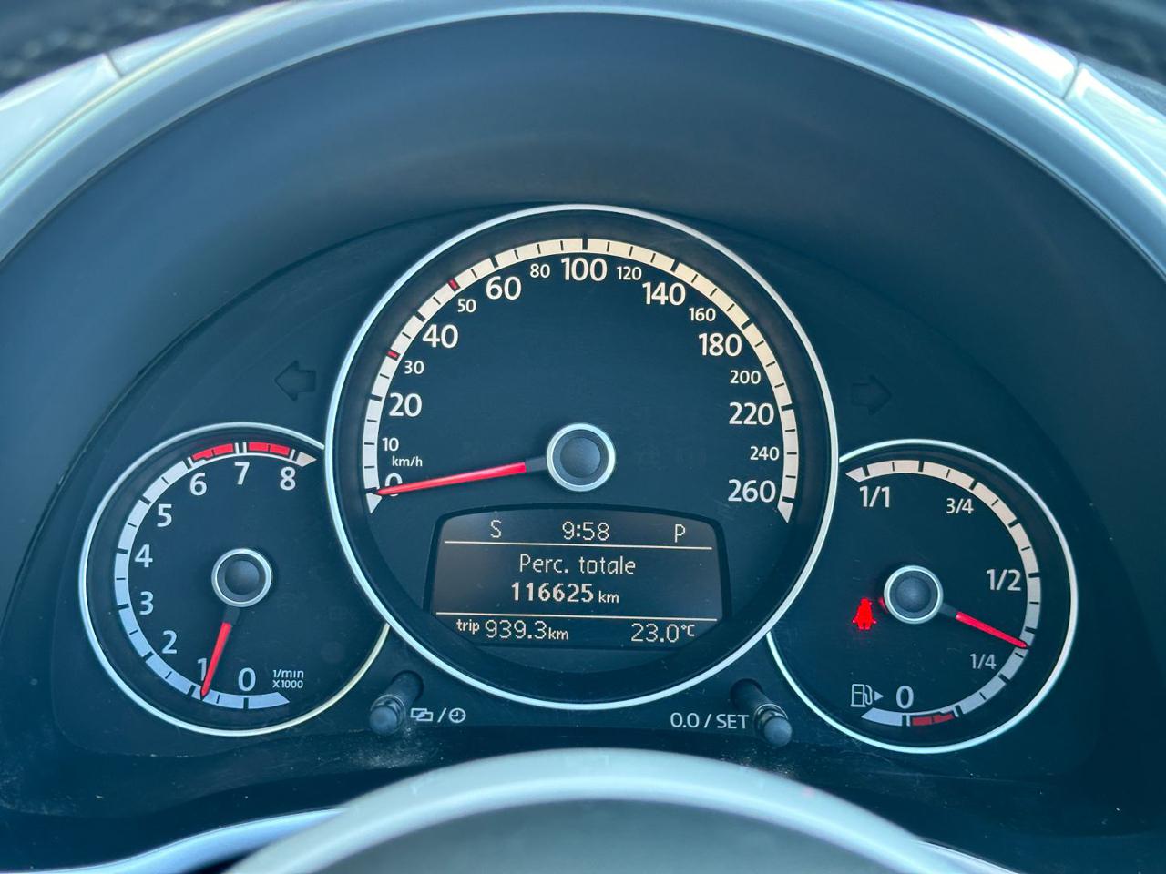 VOLKSWAGEN Maggiolino Cabrio 1.4 TSI DSG Sport 60s (Fender/LED/Auto) - 18