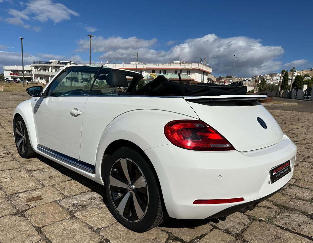 VOLKSWAGEN Maggiolino Cabrio 1.4 TSI DSG Sport 60s (Fender/LED/Auto) - 24