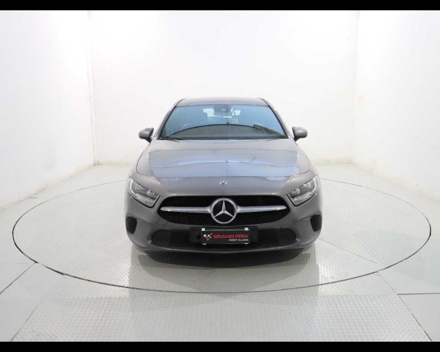 MERCEDES-BENZ A 180 d Automatic Business 