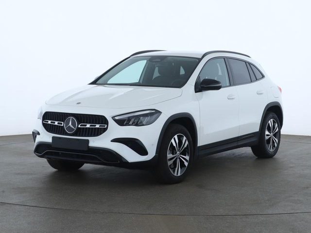 MERCEDES-BENZ GLA 180 d Automatic Progressive Advanced 