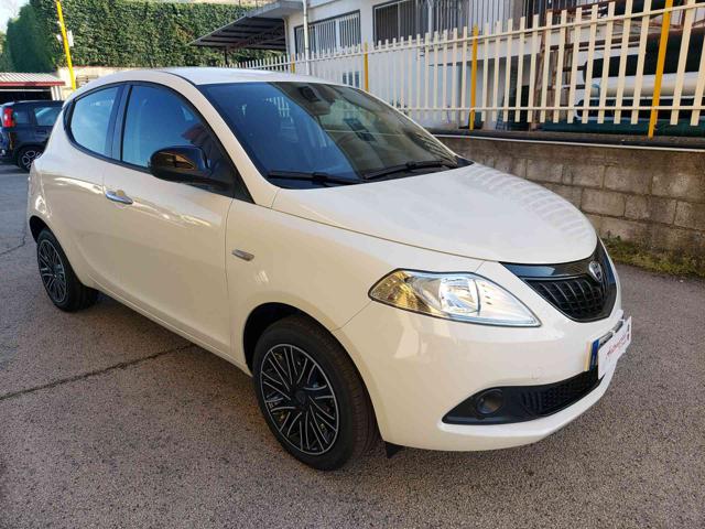 LANCIA Ypsilon 1.0 FireFly 5 porte S&S Hybrid Silver *KM 0* 