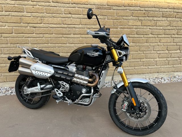 TRIUMPH Scrambler 1200 XE Nero pastello